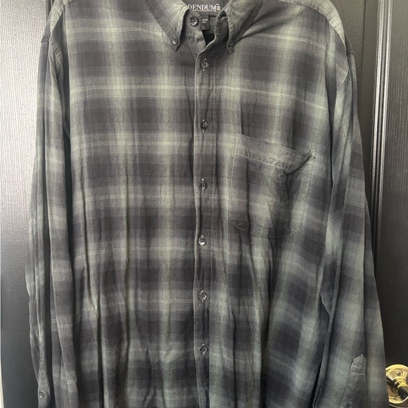 Green and Black Casual Button Down Shirt with Classic Plaid Design - Picture 1 of 3